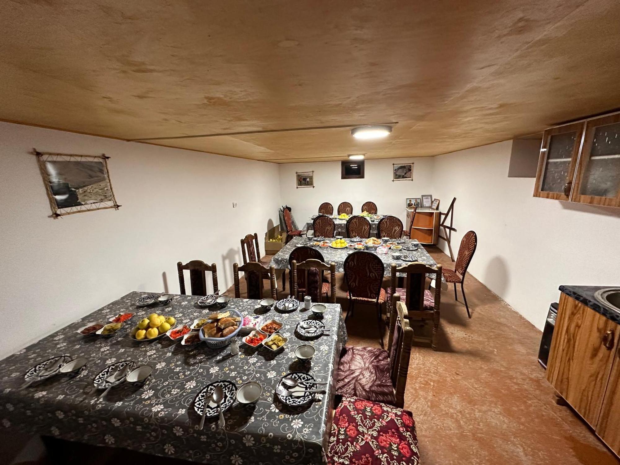 Hayat Guesthouse Nuratau Mountains Yukary-Ukhum Eksteriør billede