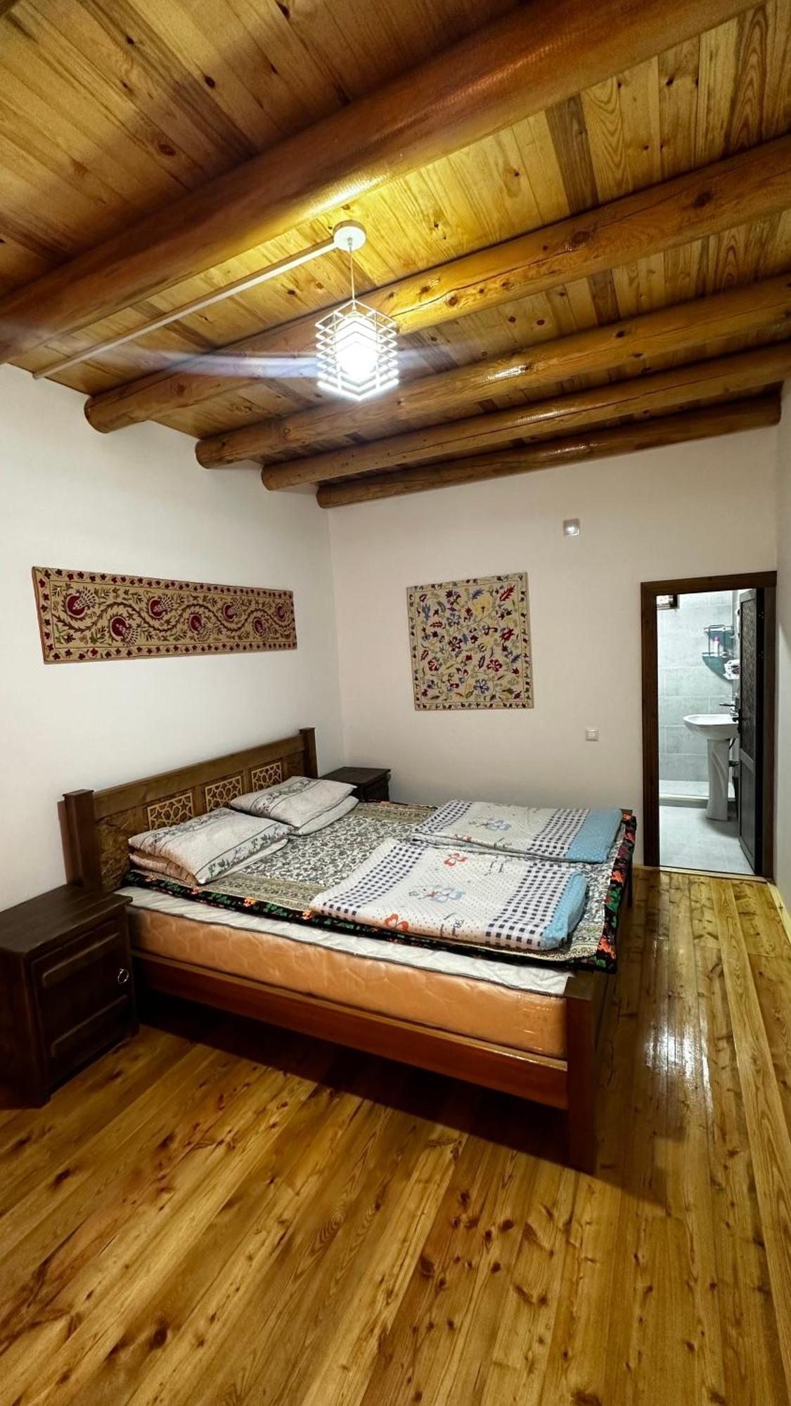 Hayat Guesthouse Nuratau Mountains Yukary-Ukhum Eksteriør billede