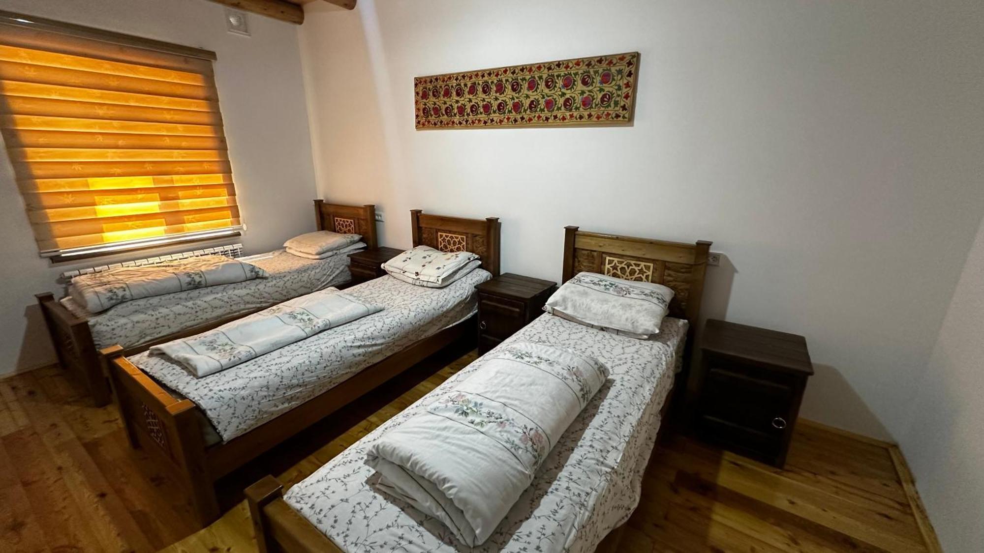 Hayat Guesthouse Nuratau Mountains Yukary-Ukhum Eksteriør billede