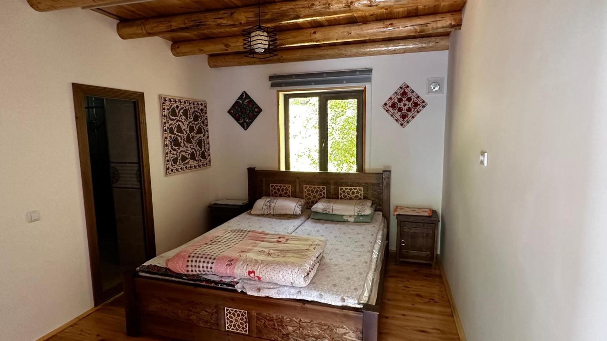 Hayat Guesthouse Nuratau Mountains Yukary-Ukhum Eksteriør billede